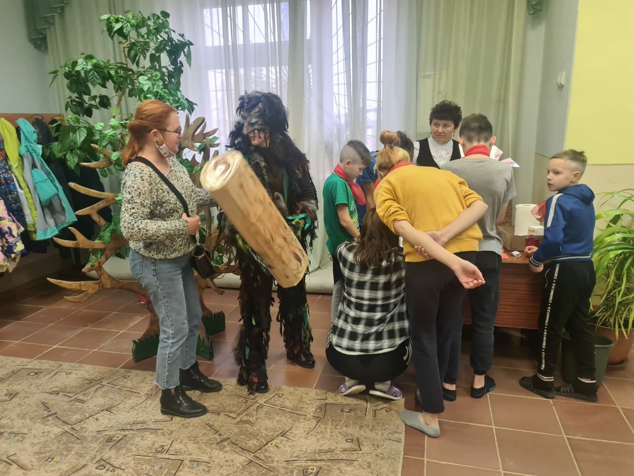 ЯҮМР "Бердәм Россия" партиясе Халыклар бердәмлеге көнен бәйрәм итү уңаеннан Норлат балалар йортында булды