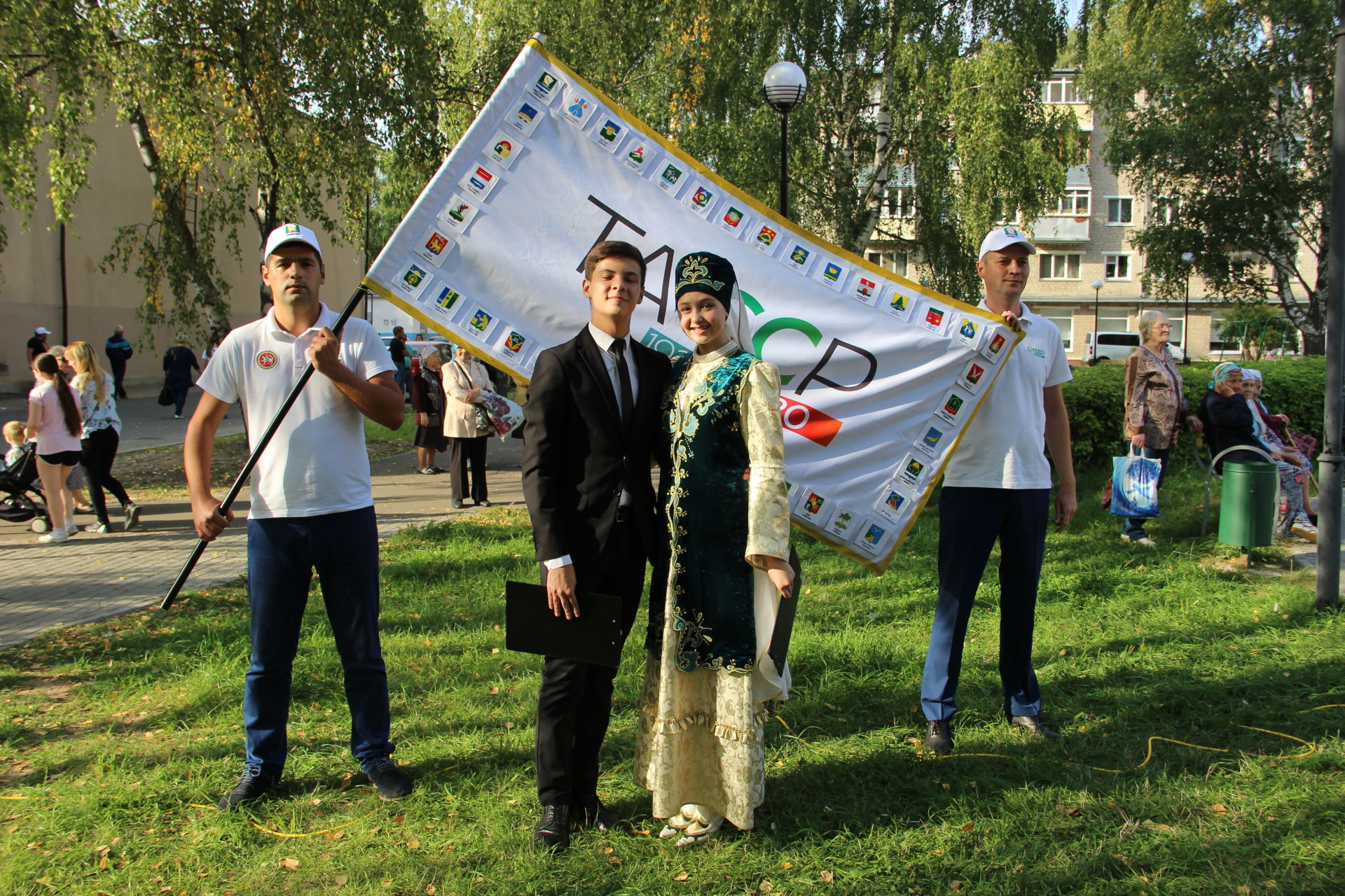 «ТАССРның 100 еллыгы» флагы Яшел Үзәндә