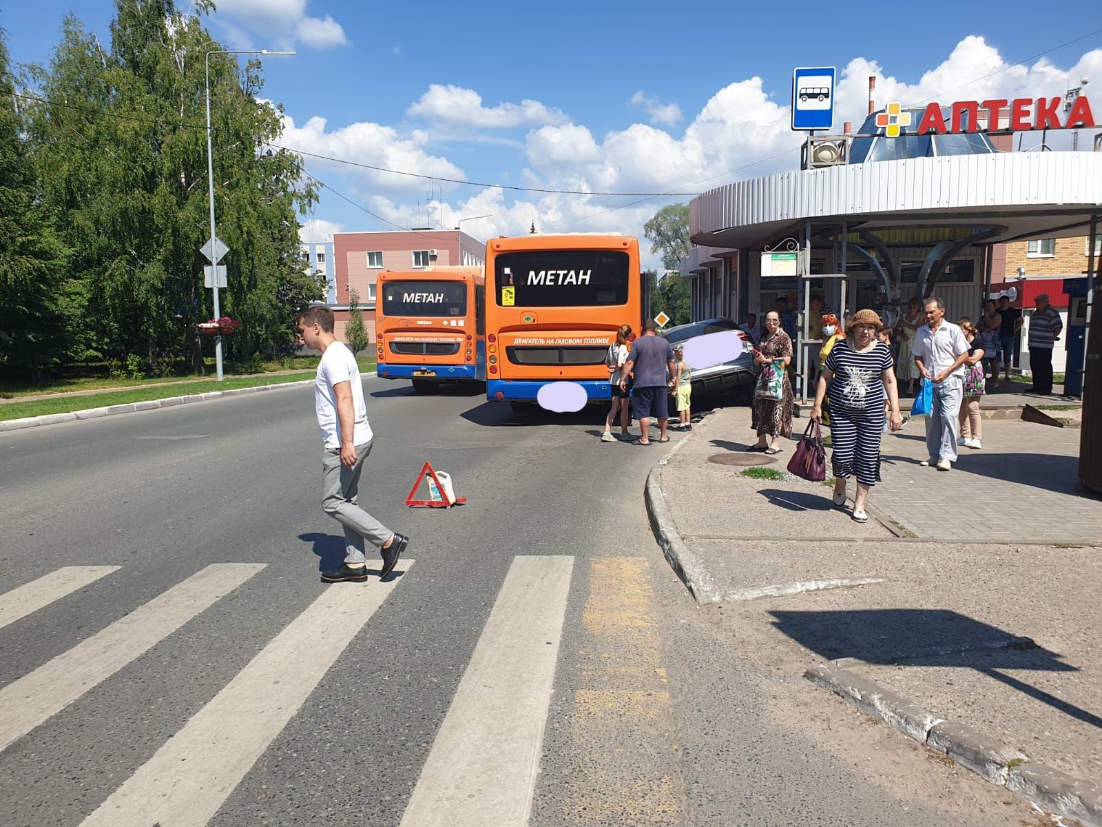 Автобус тукталышында да басып тору куркыныч икән бит