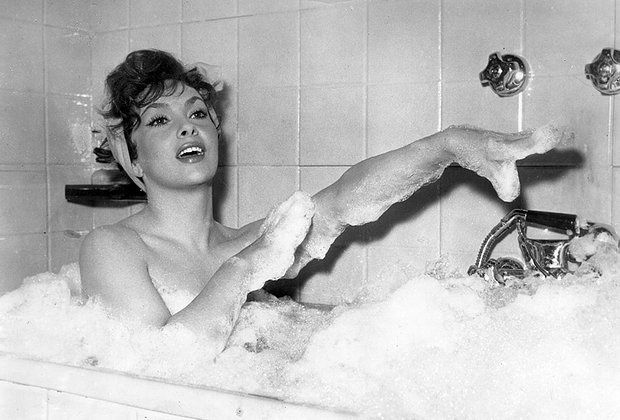 Европа киносы символы һәм 1960-нчы еллар стиль иконасы дип аталучы Италия актрисасы Джина Лоллобриджида, 95 яшендә вафат булды