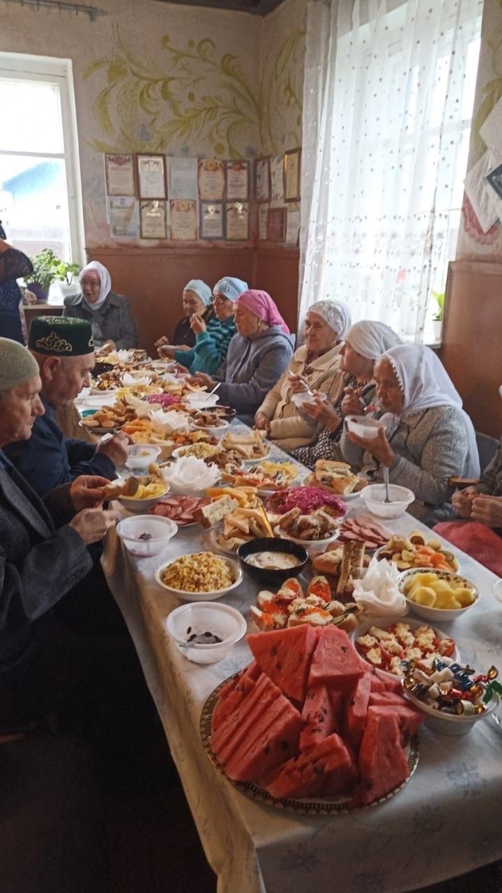 Тау Иле мәдәният йортында «Картая мени соң йөрәк» дип исемләнгән бәйрәм кичәсе узды