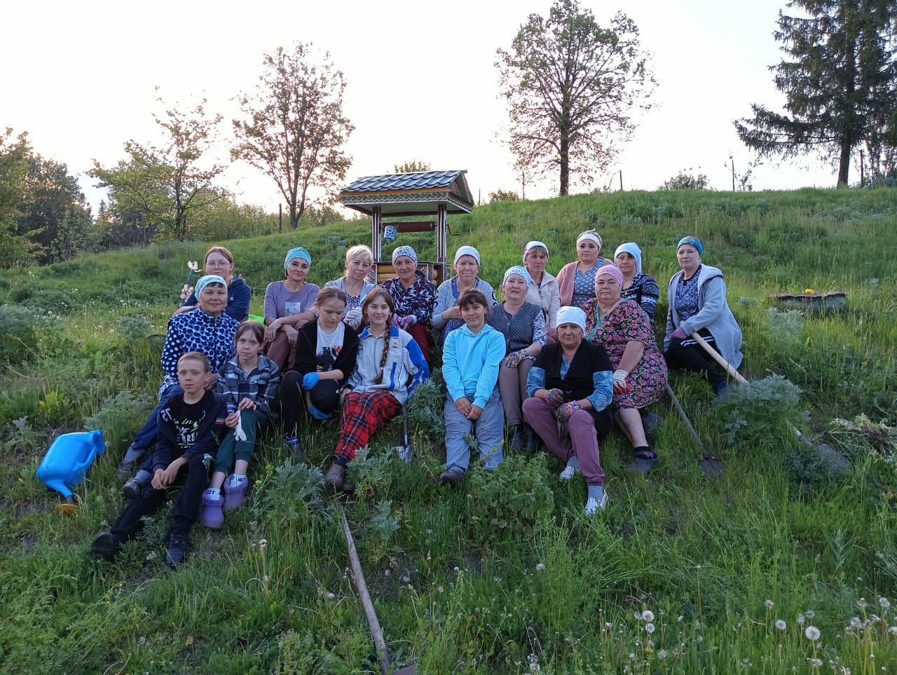Тирә-юнебезне чәчәкләргә күмәр чак җитте