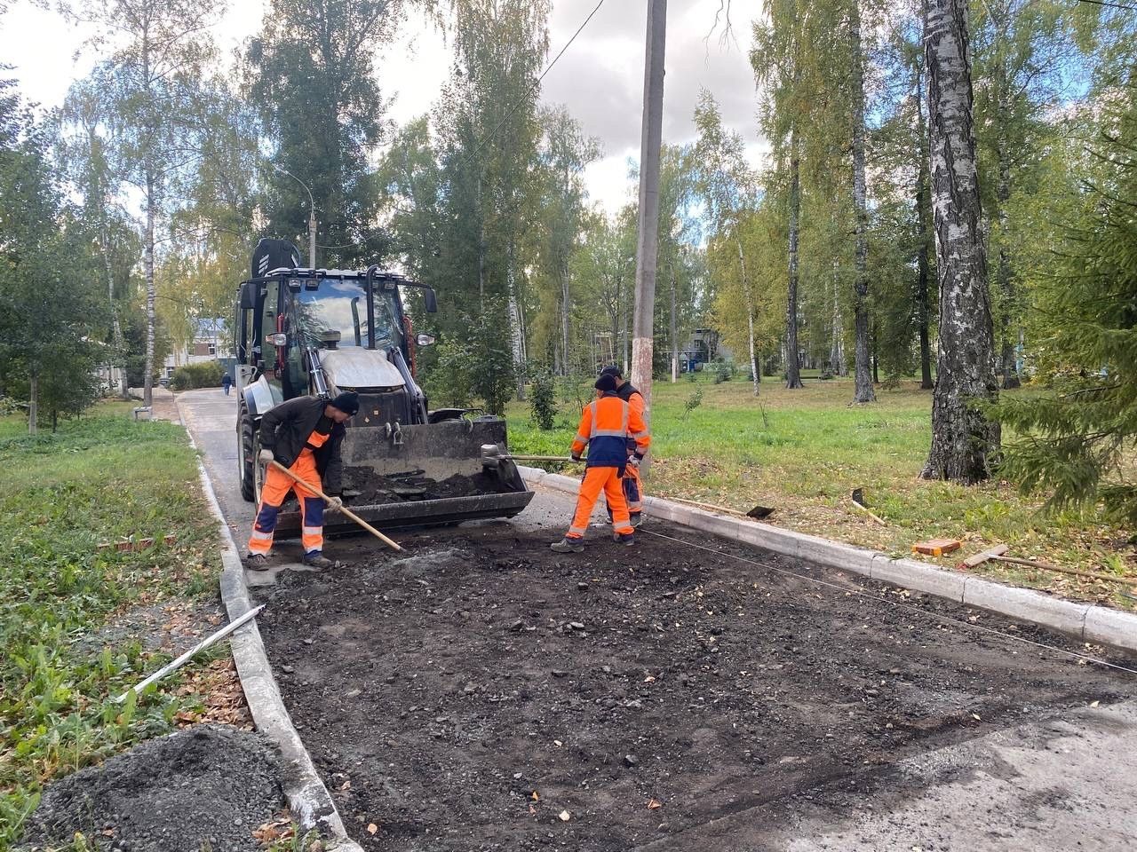 Яшел Үзән район үзәк хастаханәсе территориясендә юлларны ремонтлау башланды