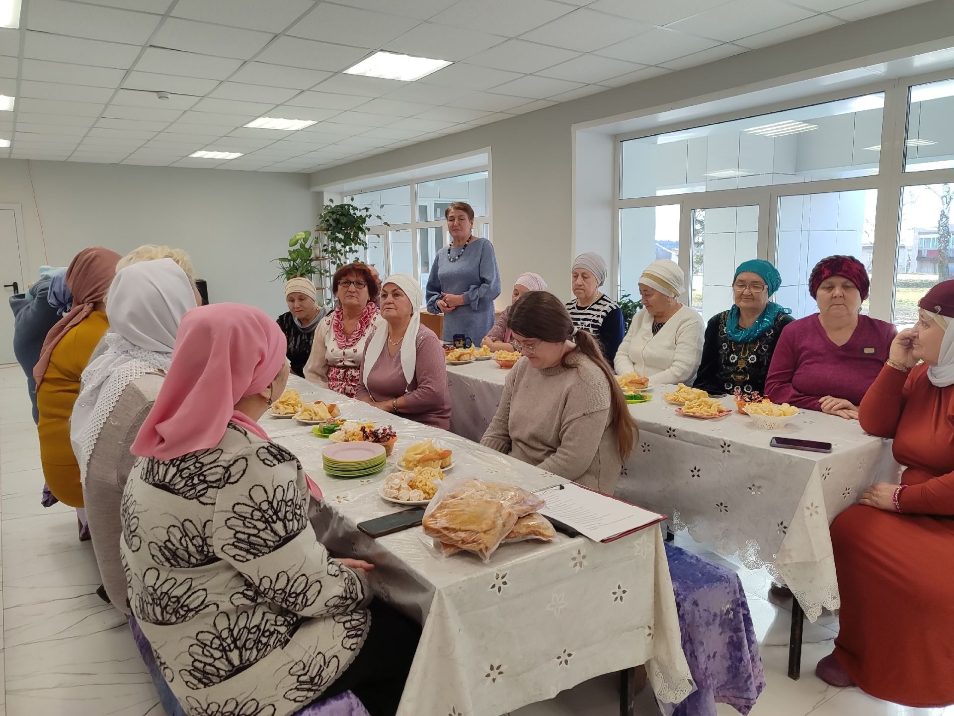 Бишнә авылында, Әниләр көненә багышлап, «Әниемнең җылы кочагы» дигән үзенчәлекле чара үткәрделәр
