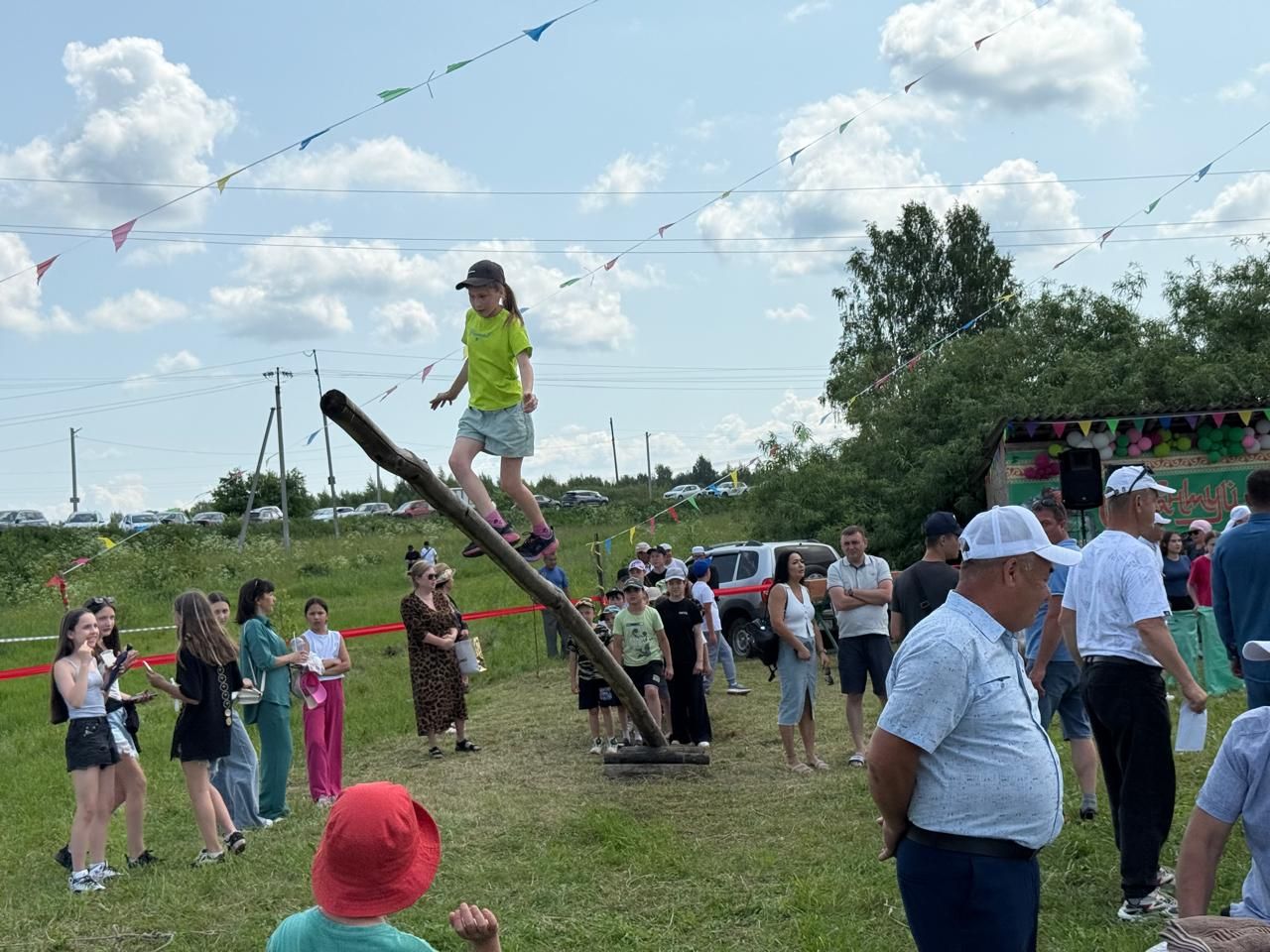 «Без кавышсак, дөньяларны җәннәт итәрбез әле!» – дип, гөрләтте Сабантуйны Карагуҗа авылы халкы