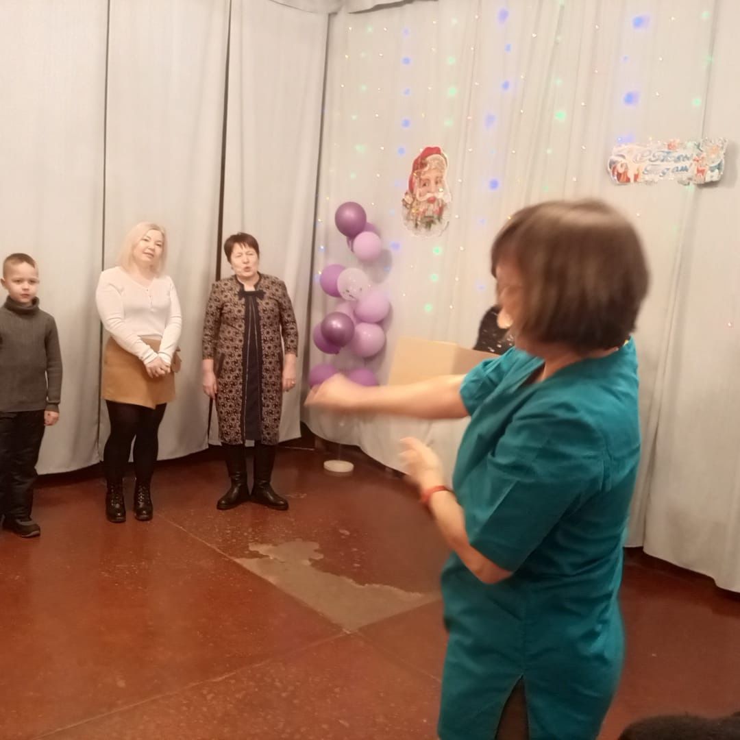 Тау Иле мәдәният йортында «Яңа елда бергә булыйк» дип исемләнгән бәйрәм оештырдылар