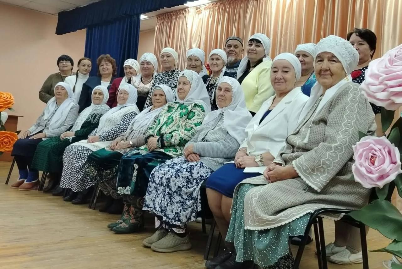 Олы Яке авылы мәдәният йортында Өлкәннәр көненә багышланган матур бәйрәм чарасы узды
