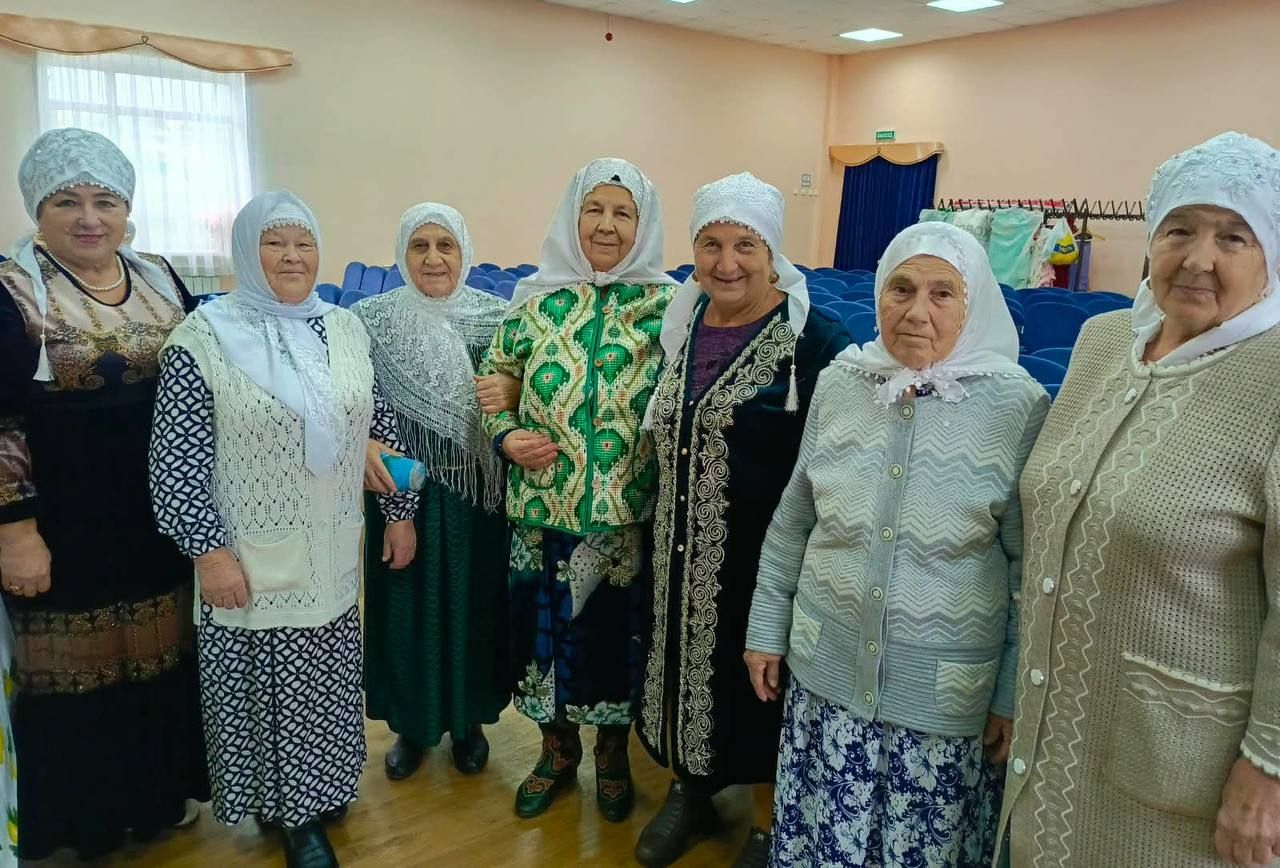 Олы Яке авылы мәдәният йортында Өлкәннәр көненә багышланган матур бәйрәм чарасы узды