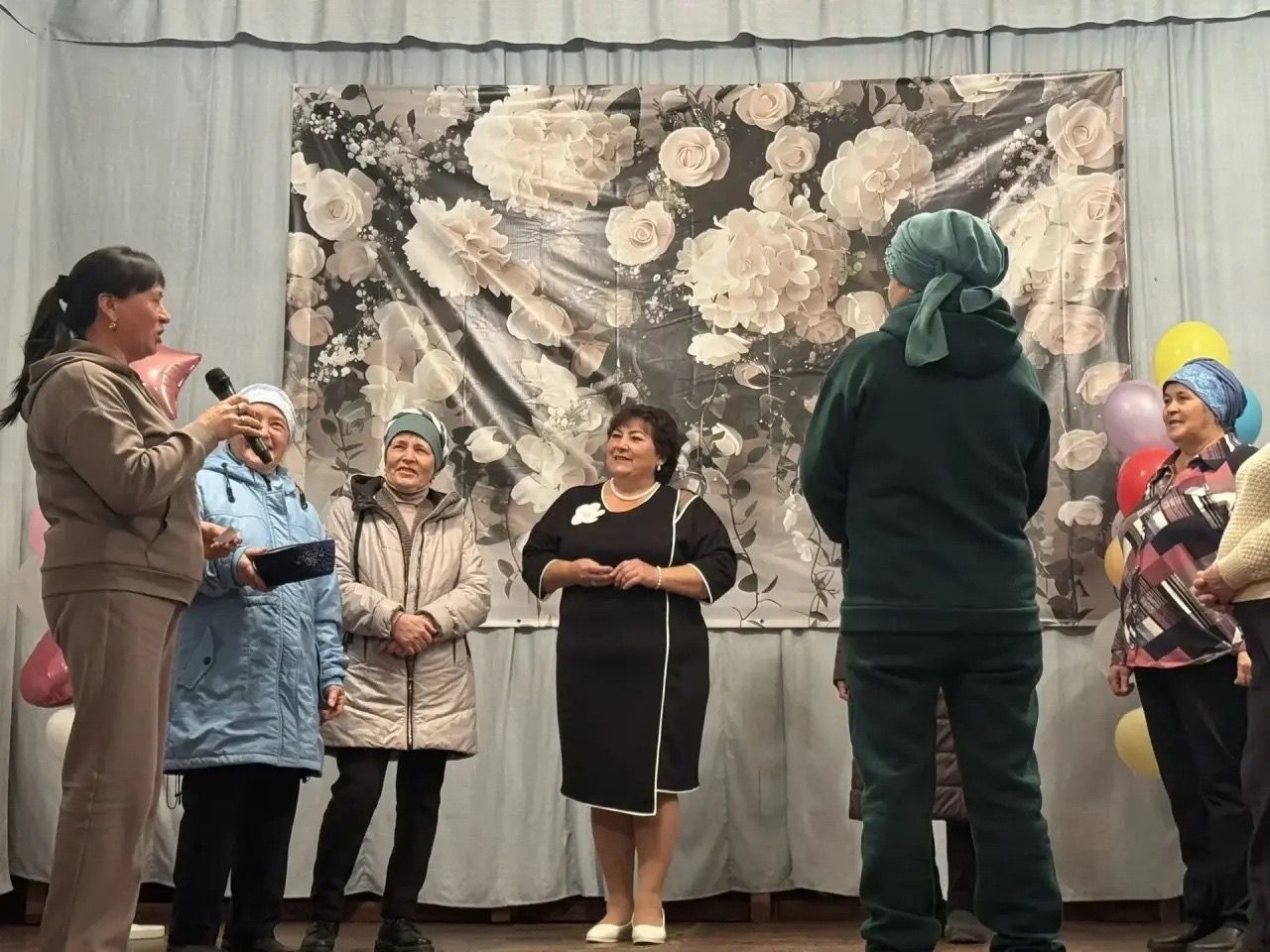 Тау Илендә «Көзләр ямьле сезнең белән» исемле бәйрәм концерты узды