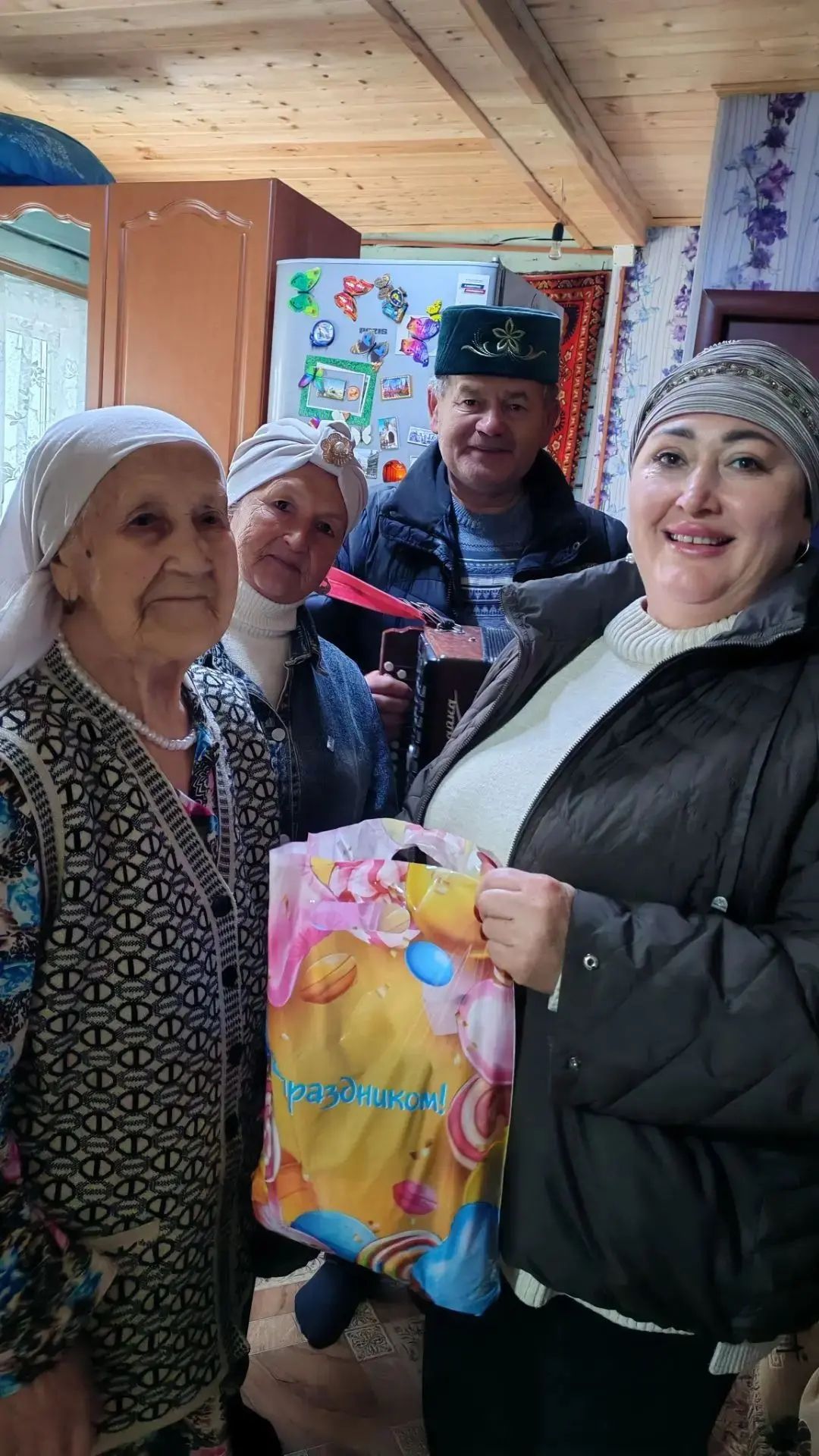 Олы Шырдан авылында кадерле өлкәннәребезне бәйрәм белән котладылар