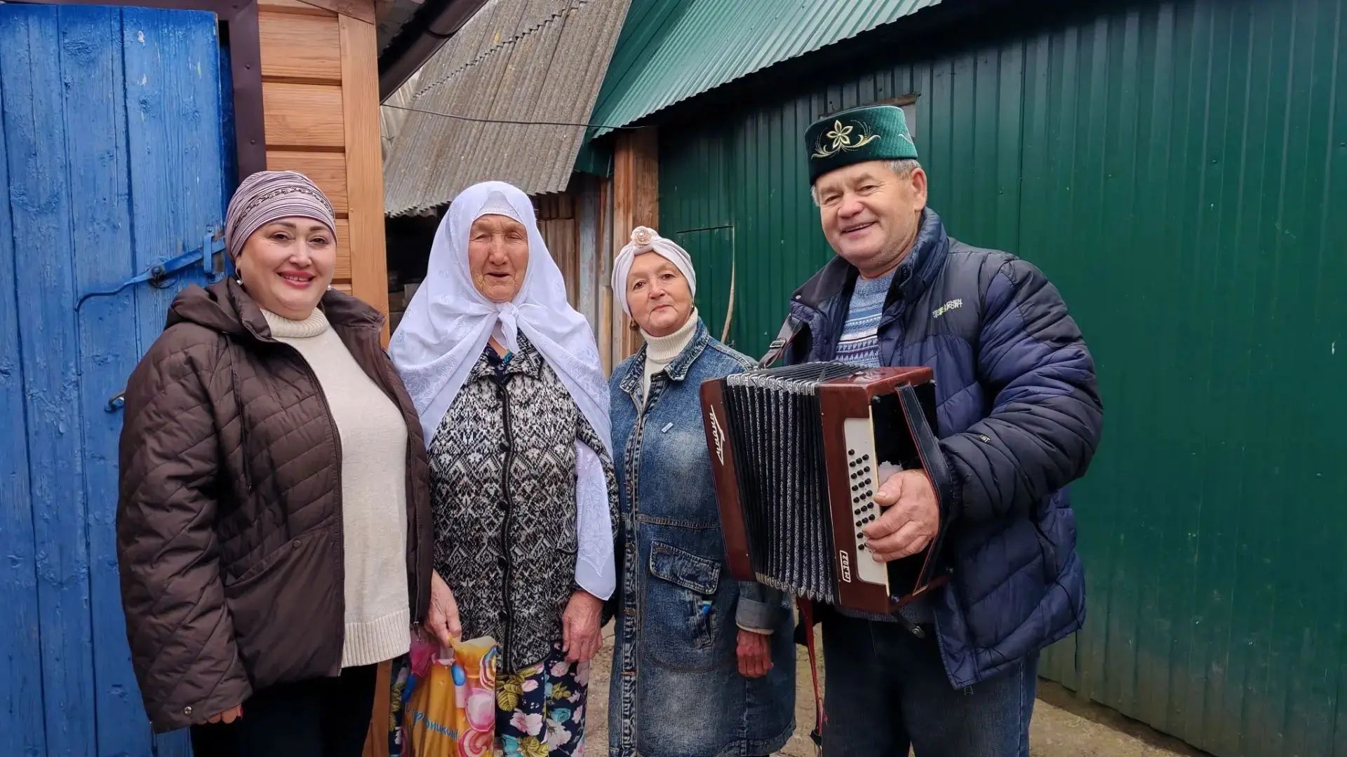 Олы Шырдан авылында кадерле өлкәннәребезне бәйрәм белән котладылар