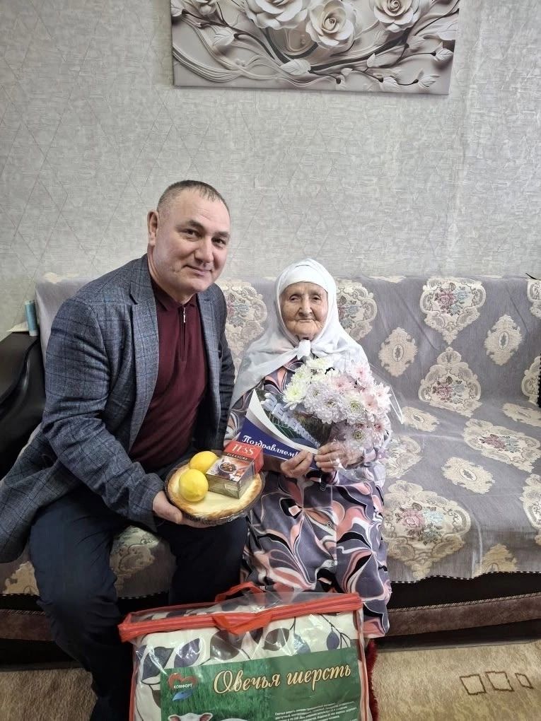 Норлат авылында гомер кичерүче Дамирә Талип кызы Бикмуллина 90 яшьлек юбилеен билгеләде