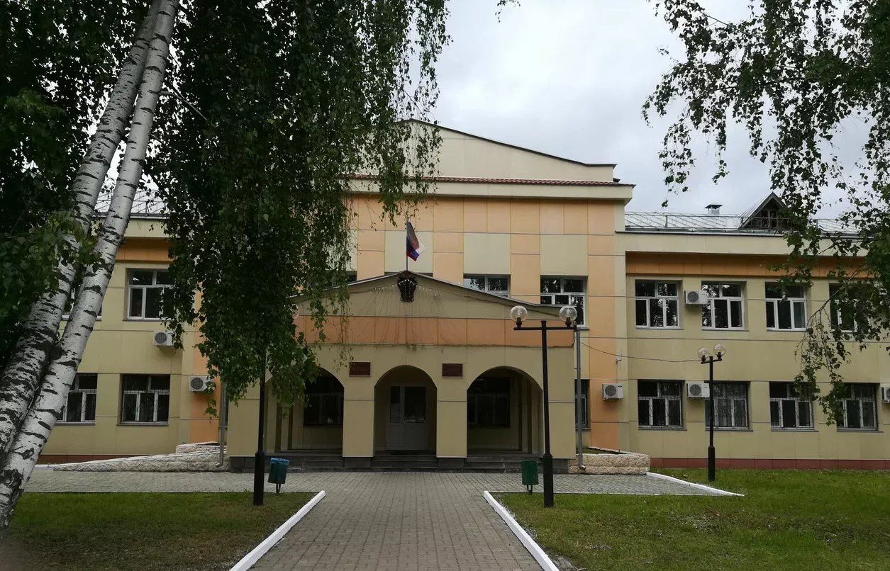 Яшел Үзәндә суд бинасы хуҗасыз калды: халык яңа социаль объект көтә