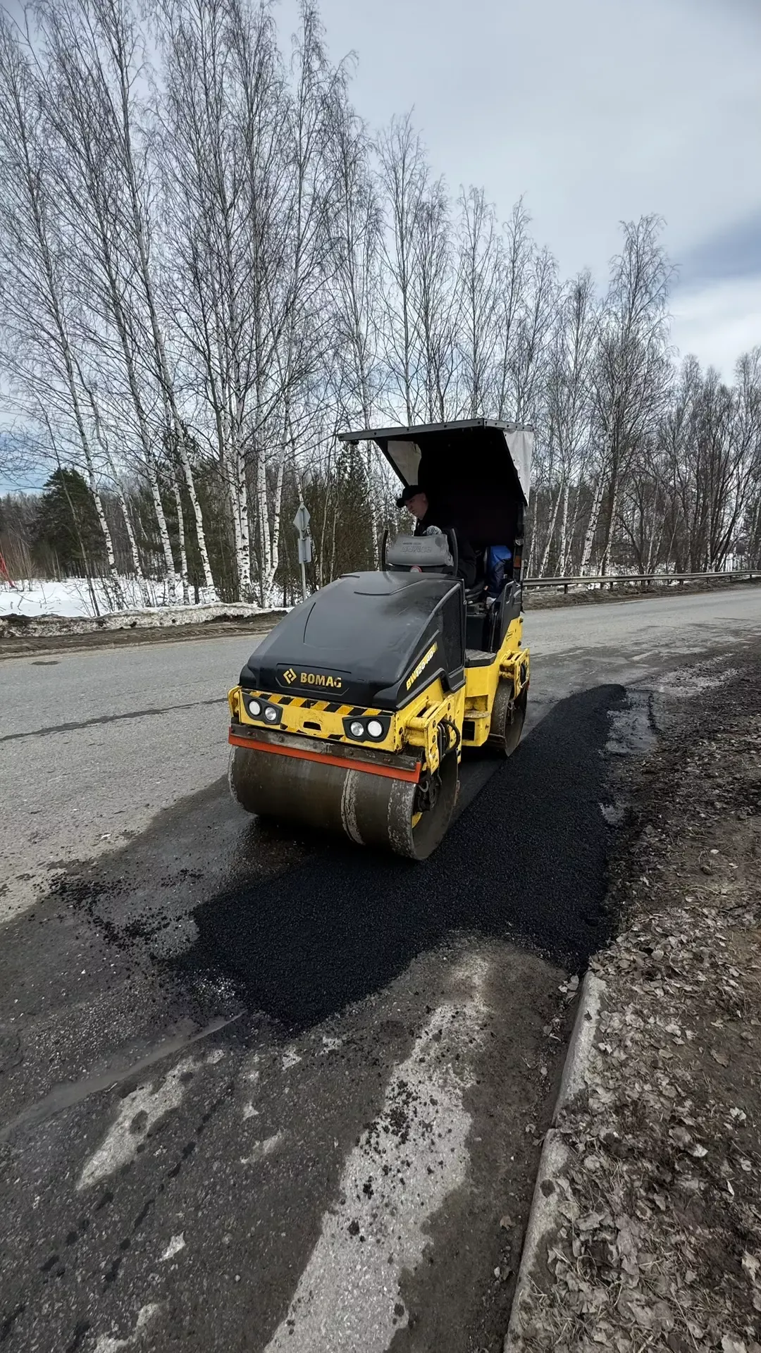Яшел Үзәндә юлдагы чокырларны ямау эшләре башланды