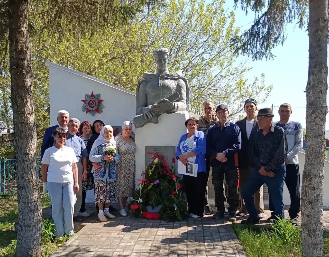 Районыбызның Зур Өтәк авылында Бөек Җиңүнең 81 еллыгына багышланган митинг узды