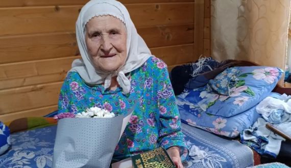 Тау Иле авылында гомер кичерүче Сәлия Гыйбадулла кызы Шәйхетдинова 90 яшьлек юбилеен билгеләде