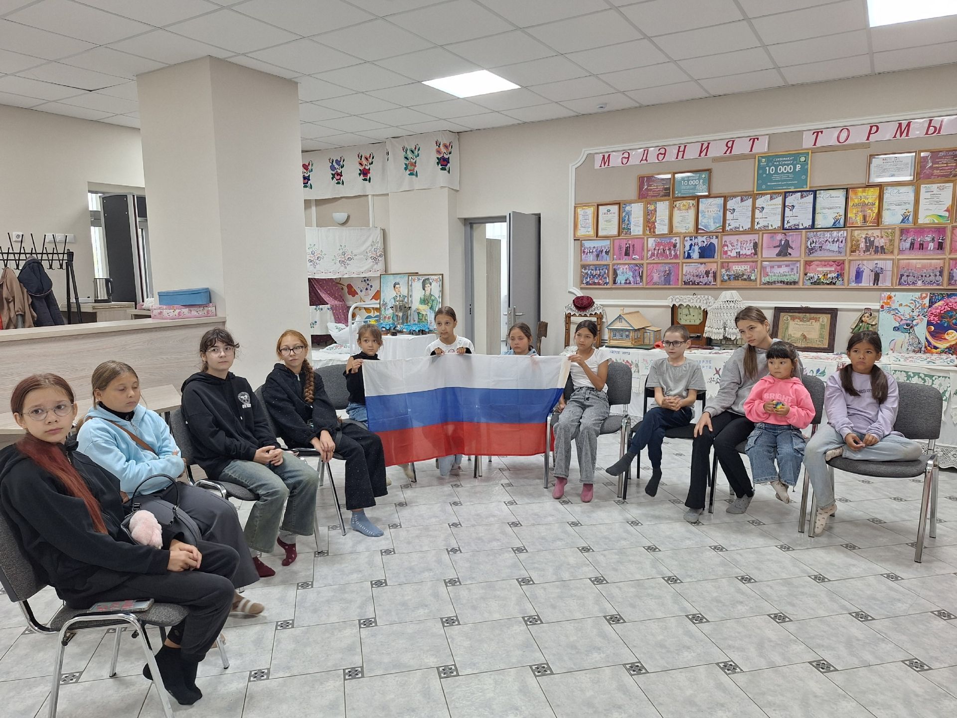 Мулла Иле мәдәният йорты Россия флагы көнен билгеләп үтте