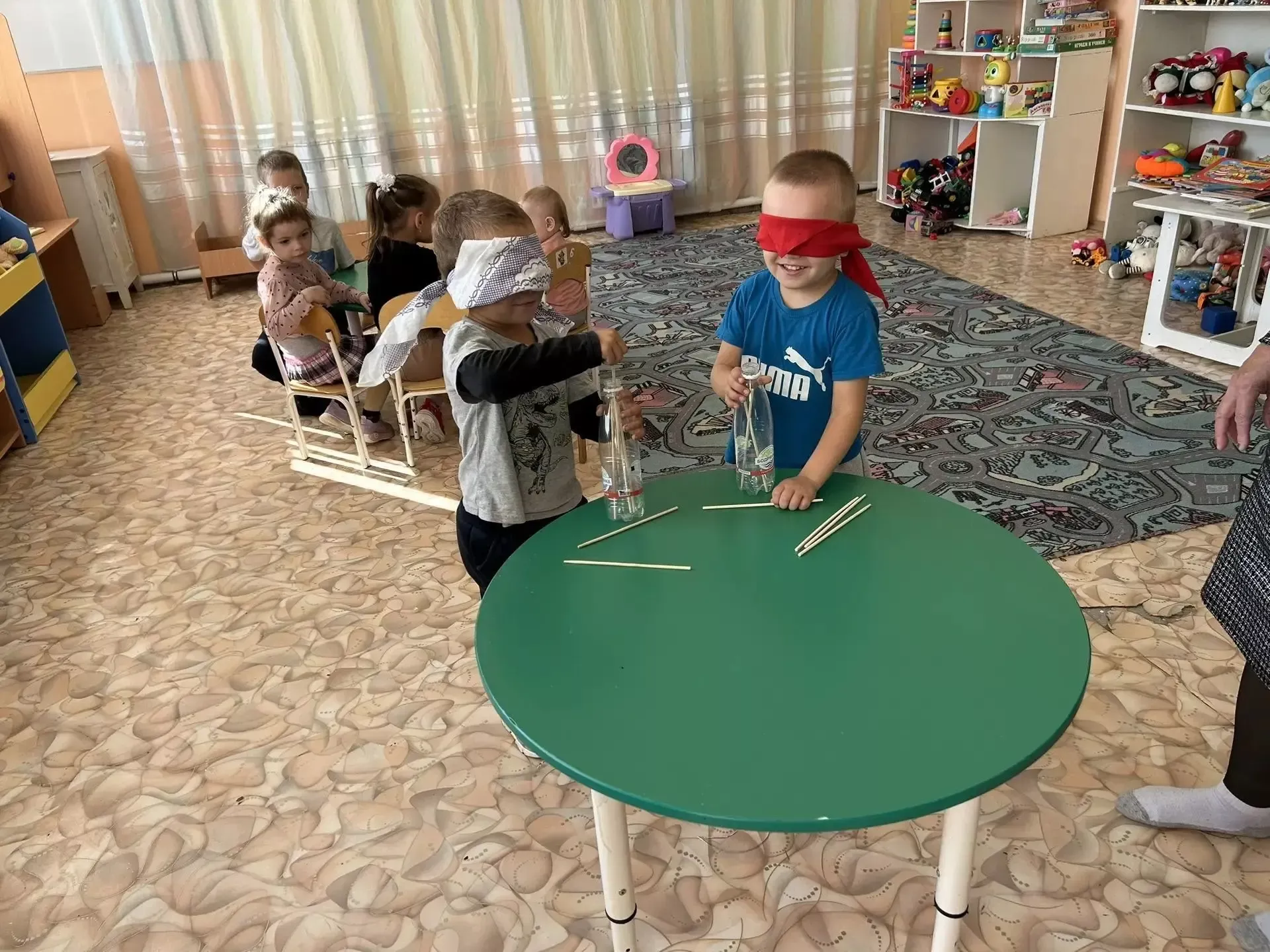 Тәрбиячеләр көне белән!