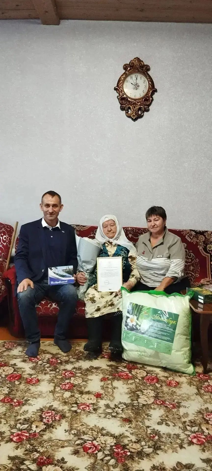 Олы Ачасыр авылыннан Маһирә Бикмуллина үзенең 90 яшьлек юбилеен билгеләп үтте