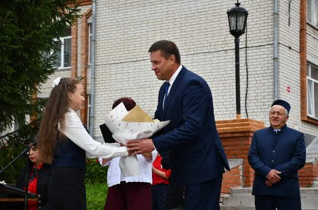 Норлат урта гомуми белем бирү мәктәбендә 1 сентябрь