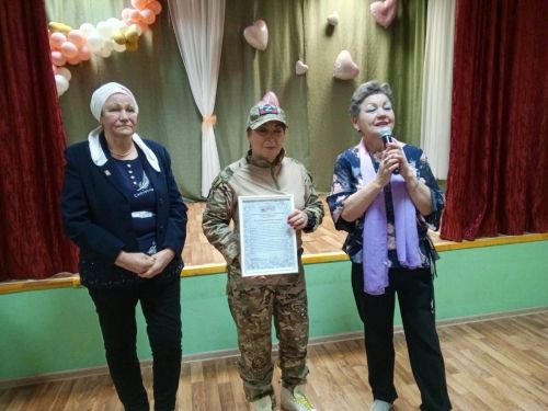 Норлат балалары хәрбиләргә рәхмәт белдерә