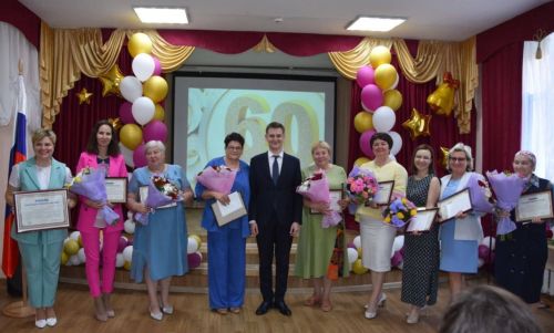 POZIS 14нче лицейны 60 яшьлек юбилее белән котлады