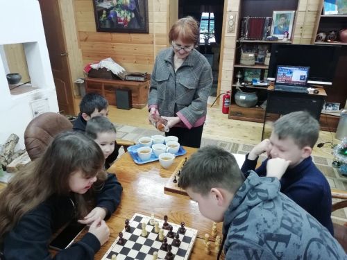 Кече Шырдан авылы мәдәният йортында Өченче ачык шахмат-шашка ярышы уздырганнар