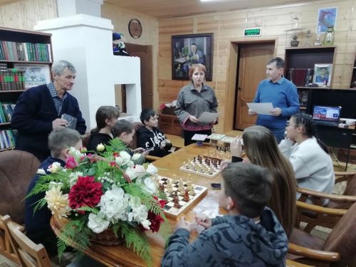 Кече Шырдан авылы мәдәният йортында Өченче ачык шахмат-шашка ярышы уздырганнар