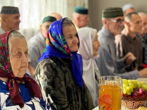 Норлат балалар йортында тәрбияләнүчеләр Кайбыч картлар һәм инвалидлар интернат-йортына традицион визит кылды