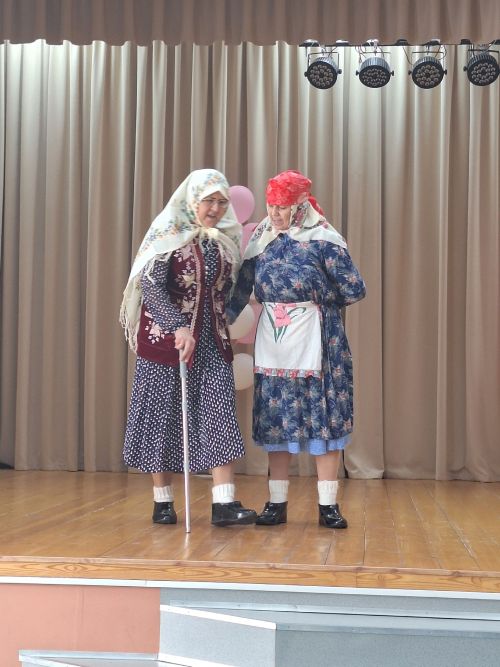 Мулла Иле мәдәният йортында «Күңелегез сезнең гел яшь» дип аталган бәйрәм чарасы узды