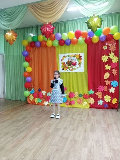Бишнә мәктәбендә Өлкәннәр көненә багышланган бәйрәм узган