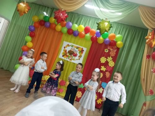Бишнә мәктәбендә Өлкәннәр көненә багышланган бәйрәм узган