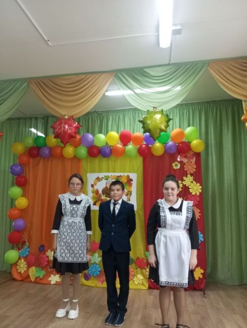 Бишнә мәктәбендә Өлкәннәр көненә багышланган бәйрәм узган