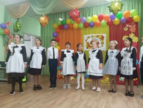 Бишнә мәктәбендә Өлкәннәр көненә багышланган бәйрәм узган