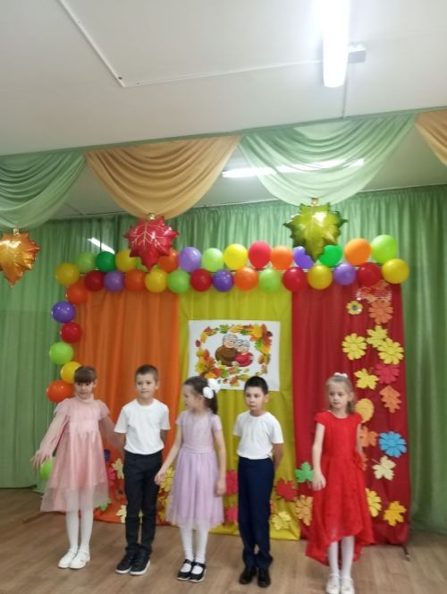 Бишнә мәктәбендә Өлкәннәр көненә багышланган бәйрәм узган