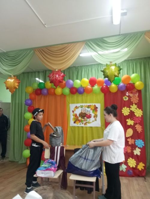 Бишнә мәктәбендә Өлкәннәр көненә багышланган бәйрәм узган