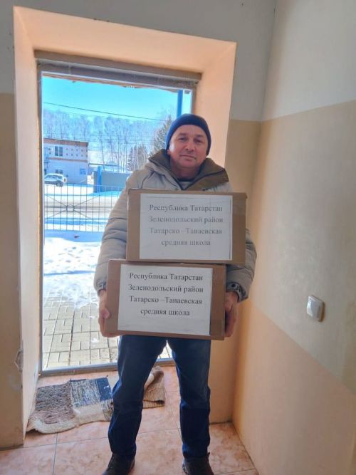 Яшел Үзәннең Мамадыш-Әкил авыл җирлеге башлыгы «Халык фронты» Норлат штабына гуманитар йөк алып килде
