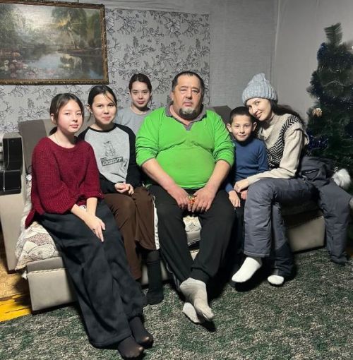 7 баласын ялгыз үстерүче ир: «Бәхетсез мин дигәнем юк»