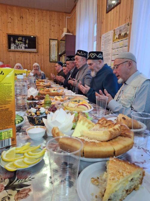 Ветераннар советы һәм «Өмет» волонтерлар оешмасы матди ярдәм күрсәтүчеләргә рәхмәт белдерә