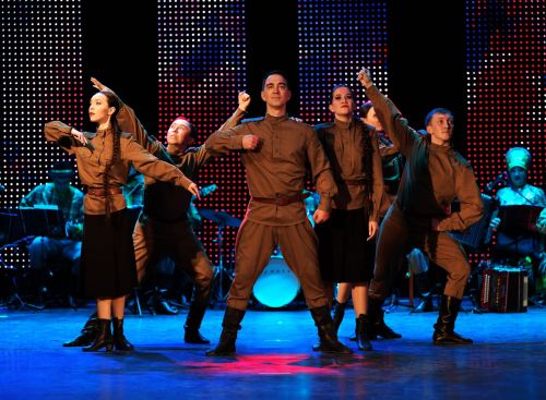 Хатын-кызга елмаю бүләк итү – чын егетләрчә гамәл
