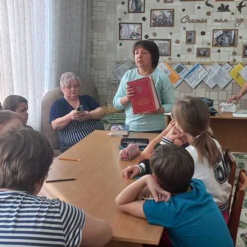 «Яшел Үзән һәм Казанда изгелек булдыручылар» волонтерлары Норлат балалар йорты тәрбияләнүчеләре өчен мастер-класс үткәрде