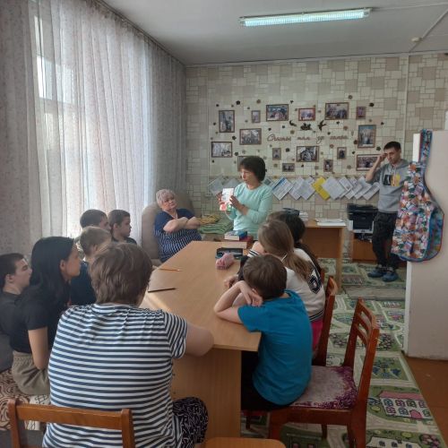 «Яшел Үзән һәм Казанда изгелек булдыручылар» волонтерлары Норлат балалар йорты тәрбияләнүчеләре өчен мастер-класс үткәрде