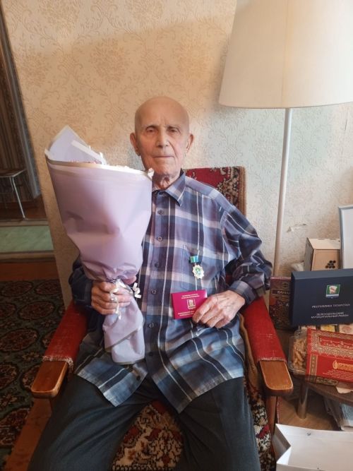 Ветеран Борһан Гайнетдинов Яшел Үзәннең мактаулы гражданины исеменә лаек булды