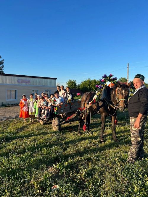 Яшел Үзәннең Акъегет авылында татар халкының гореф-гадәтләрен һәм йолаларын саклыйлар