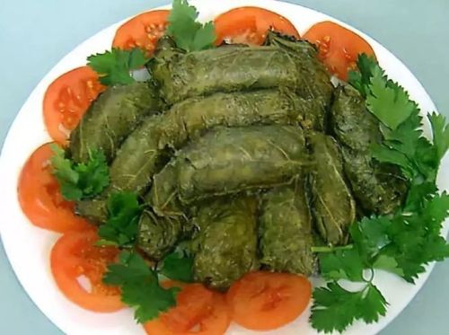Әрекмән яфрагы һәм гөмбәле голубцы ашаганыгыз юктыр әле!