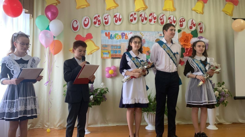 Яшел Үзән районы Ачасыр авылы мәктәбе 3 укучысын мөстәкыйль тормыш юлына озатты