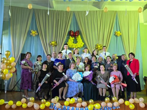 Яшел Үзән районы Акъегет авылы чыгарылыш сыйныф укучыларына Рәхмәт хаты һәм истәлекле бүләкләр тапшырдылар