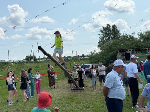 «Без кавышсак, дөньяларны җәннәт итәрбез әле!» – дип, гөрләтте Сабантуйны Карагуҗа авылы халкы
