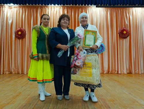 Олы Яке авылы мәдәният йортында Өлкәннәр көненә багышланган матур бәйрәм чарасы узды