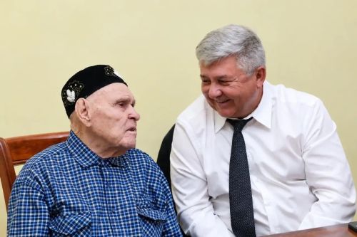 Бөек Ватан сугышы ветераны - Әхәт Тахият улы Латыйповка 102 яшь тулды